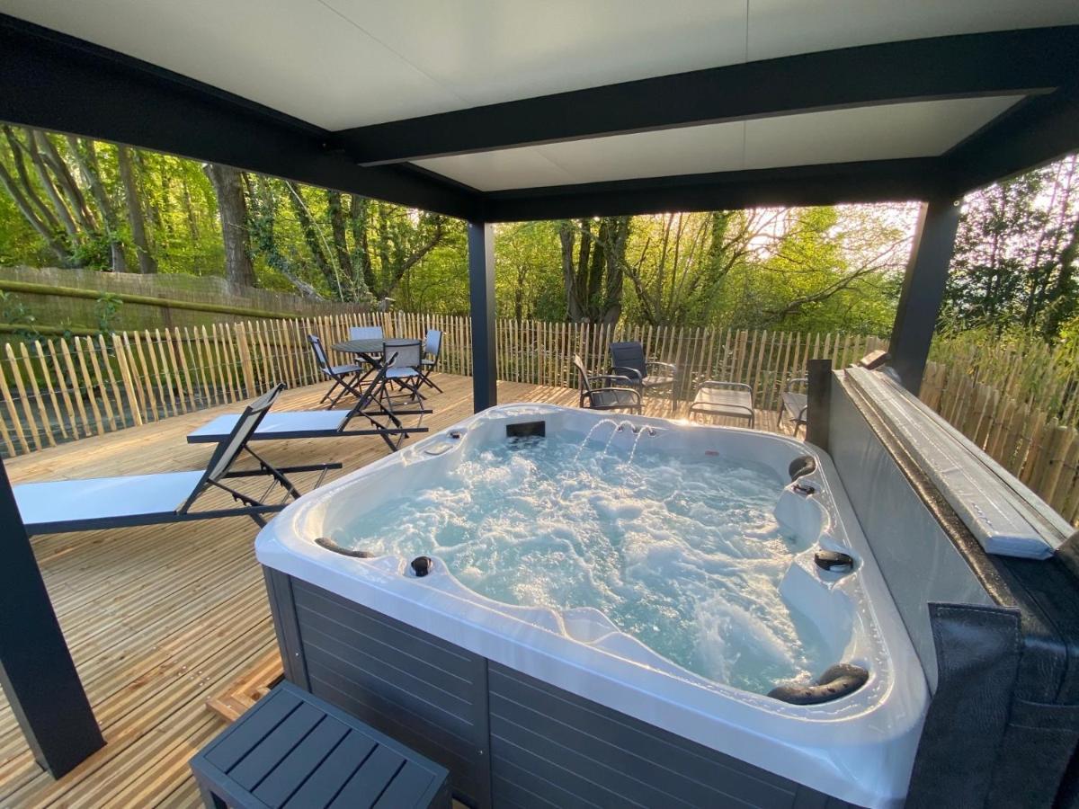 Domaine Du Gros Chene - Terrasses Avec Jacuzzis Privatifs Apartment Ablon Exterior photo