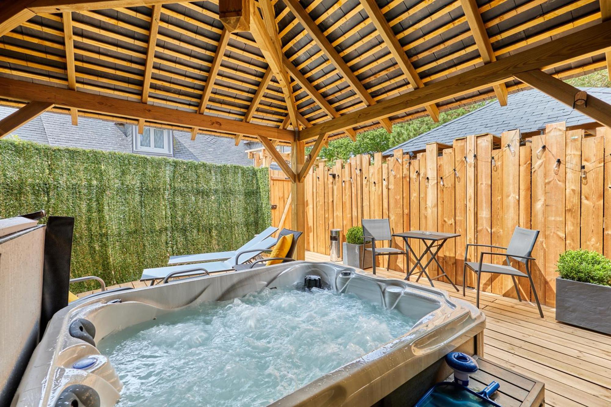 Domaine Du Gros Chene - Terrasses Avec Jacuzzis Privatifs Apartment Ablon Exterior photo