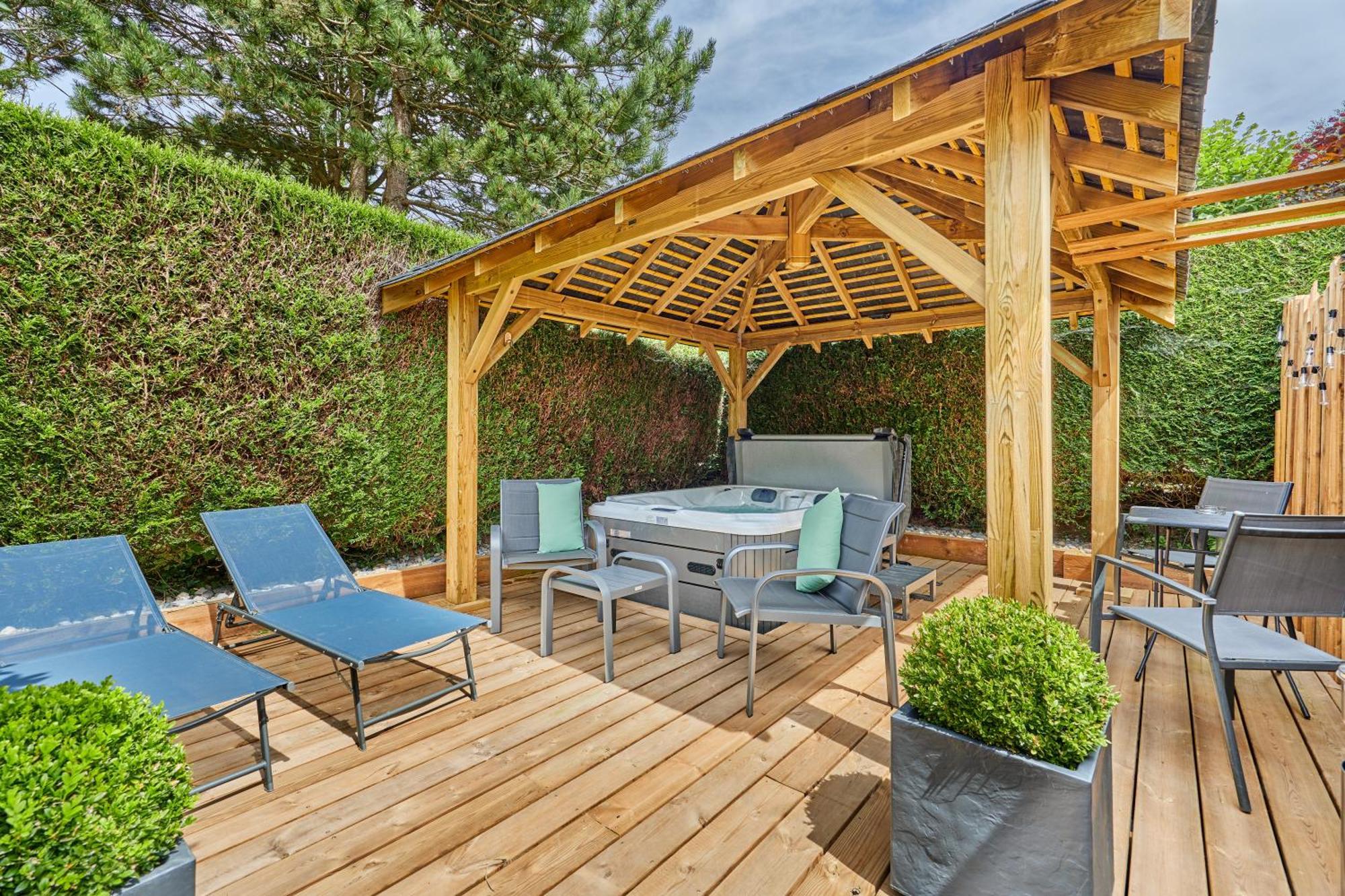Domaine Du Gros Chene - Terrasses Avec Jacuzzis Privatifs Apartment Ablon Exterior photo